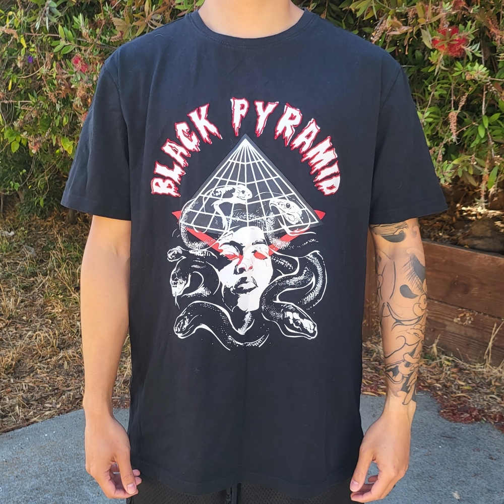 Black Pyramid T